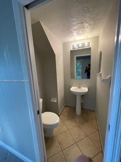 合同活跃: $2,600 (3 贝兹, 2 浴室, 1420 平方英尺)