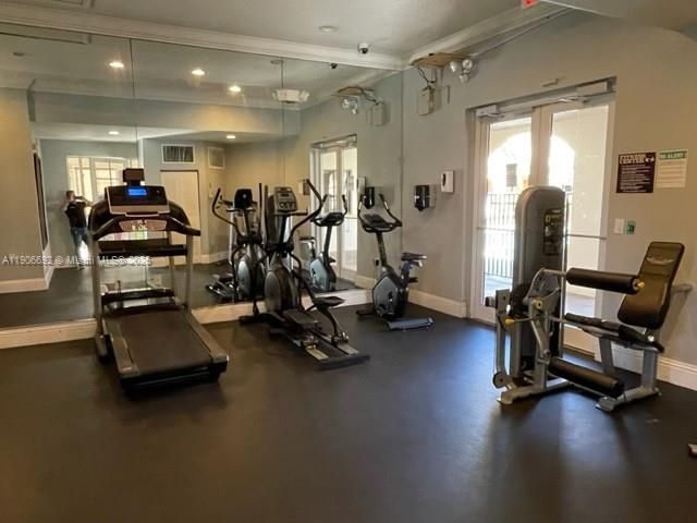 合同活跃: $2,600 (3 贝兹, 2 浴室, 1420 平方英尺)