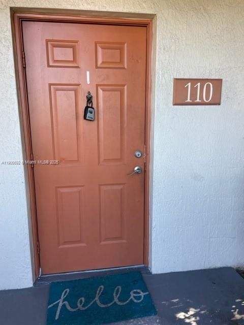 合同活跃: $2,600 (3 贝兹, 2 浴室, 1420 平方英尺)