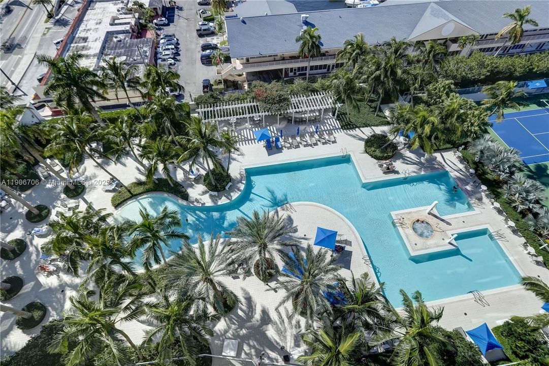 出租: $6,000 (2 贝兹, 2 浴室, 1442 平方英尺)