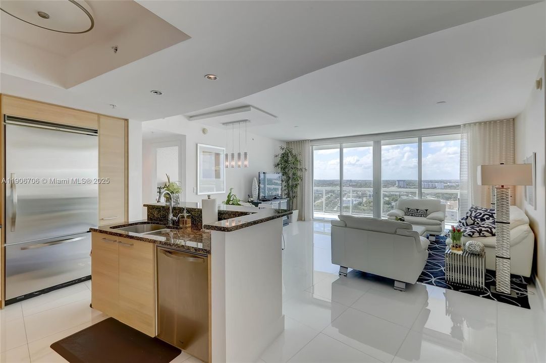 出租: $6,000 (2 贝兹, 2 浴室, 1442 平方英尺)