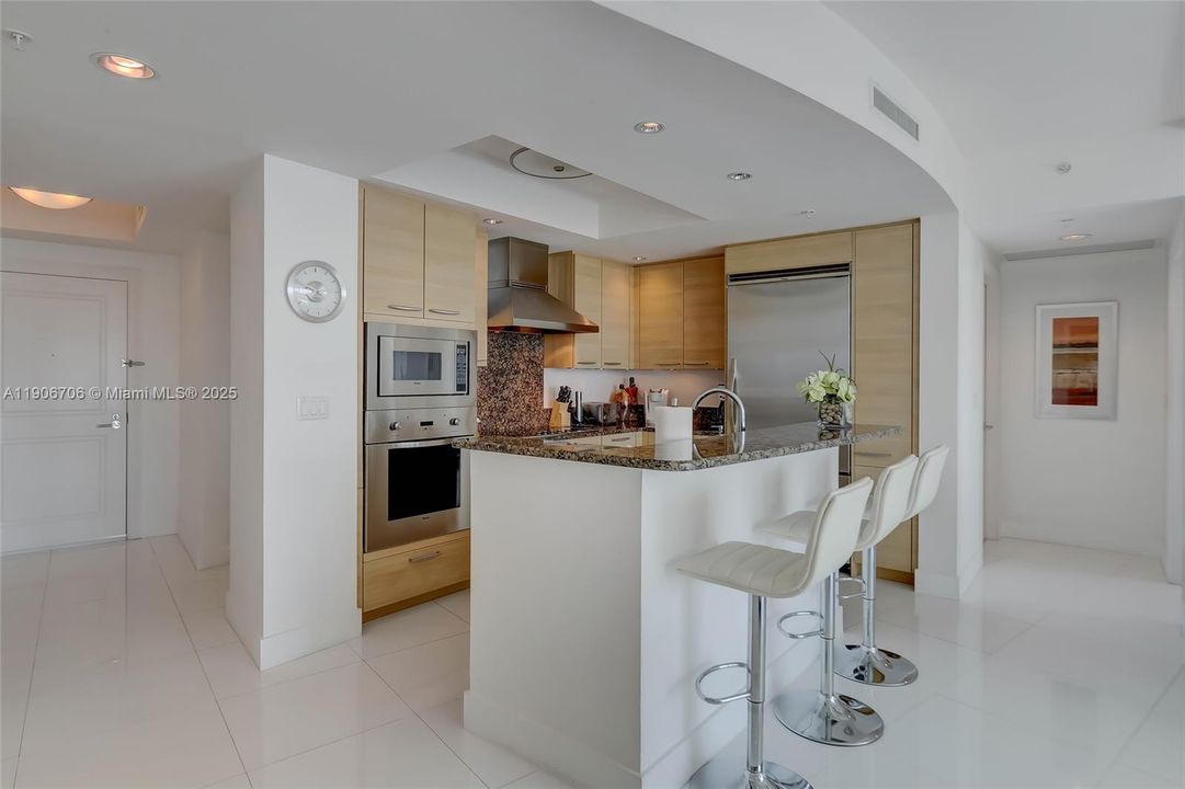 出租: $6,000 (2 贝兹, 2 浴室, 1442 平方英尺)