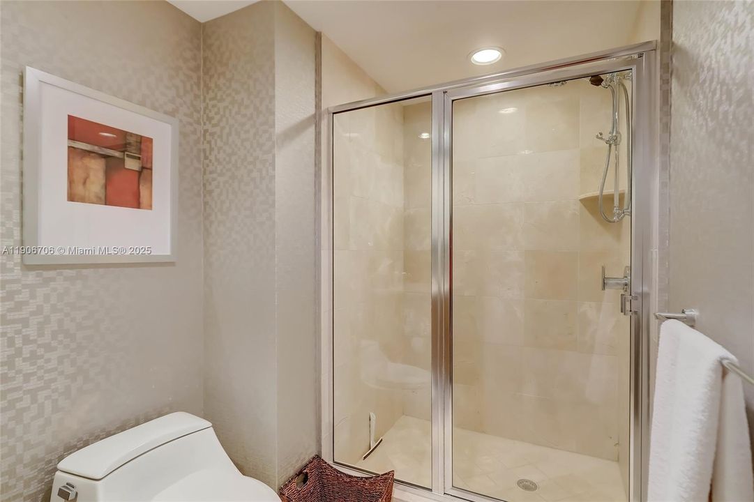 出租: $6,000 (2 贝兹, 2 浴室, 1442 平方英尺)