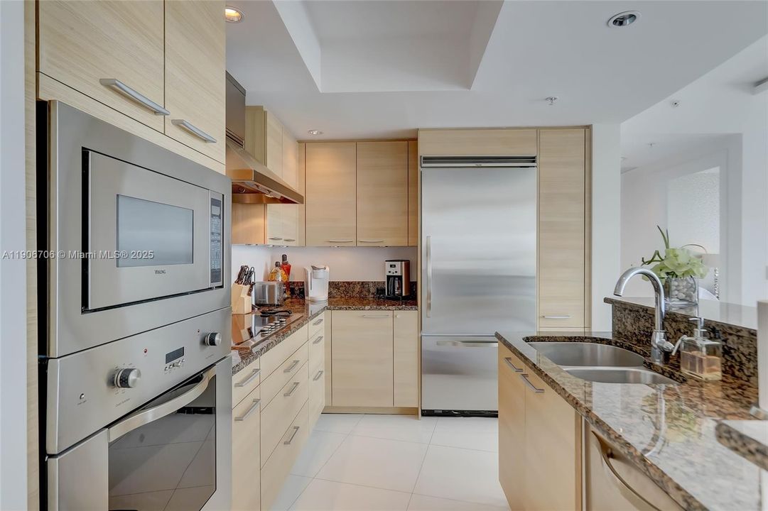 出租: $6,000 (2 贝兹, 2 浴室, 1442 平方英尺)