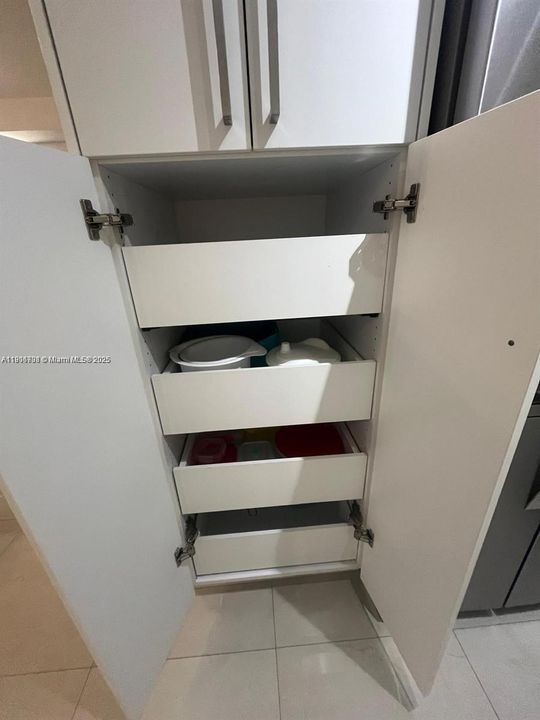 Recently Rented: $2,550 (2 beds, 2 baths, 1020 Square Feet)