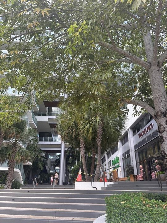 Recently Rented: $2,550 (2 beds, 2 baths, 1020 Square Feet)