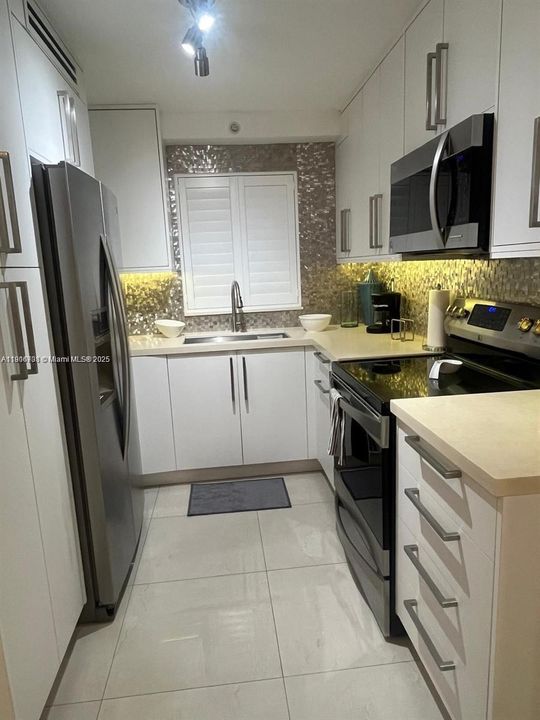 Recently Rented: $2,550 (2 beds, 2 baths, 1020 Square Feet)