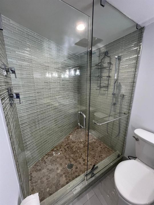 Recently Rented: $2,550 (2 beds, 2 baths, 1020 Square Feet)