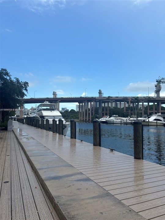 Recently Rented: $2,550 (2 beds, 2 baths, 1020 Square Feet)