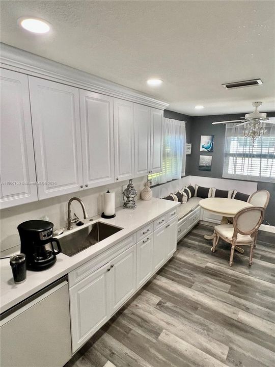 На продажу: $369,900 (2 спален, 2 ванн, 1523 Квадратных фут)