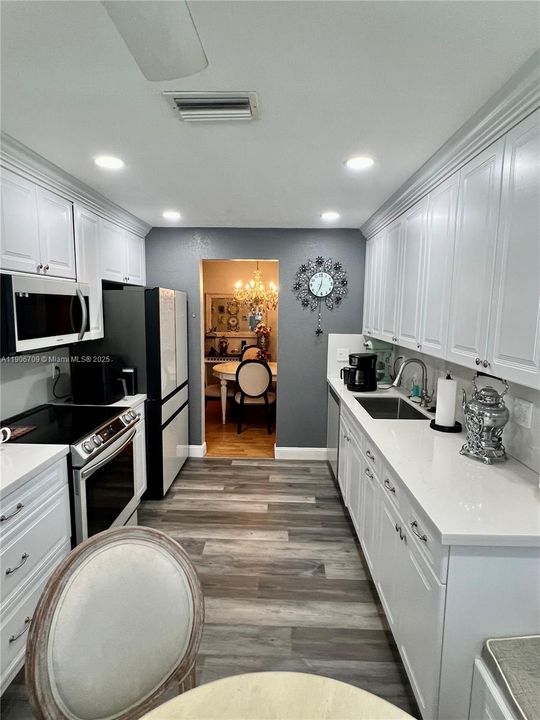 На продажу: $369,900 (2 спален, 2 ванн, 1523 Квадратных фут)