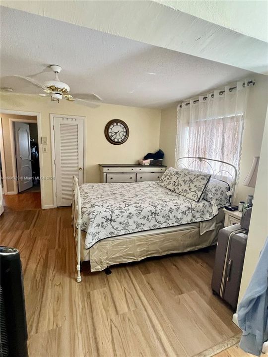 На продажу: $369,900 (2 спален, 2 ванн, 1523 Квадратных фут)