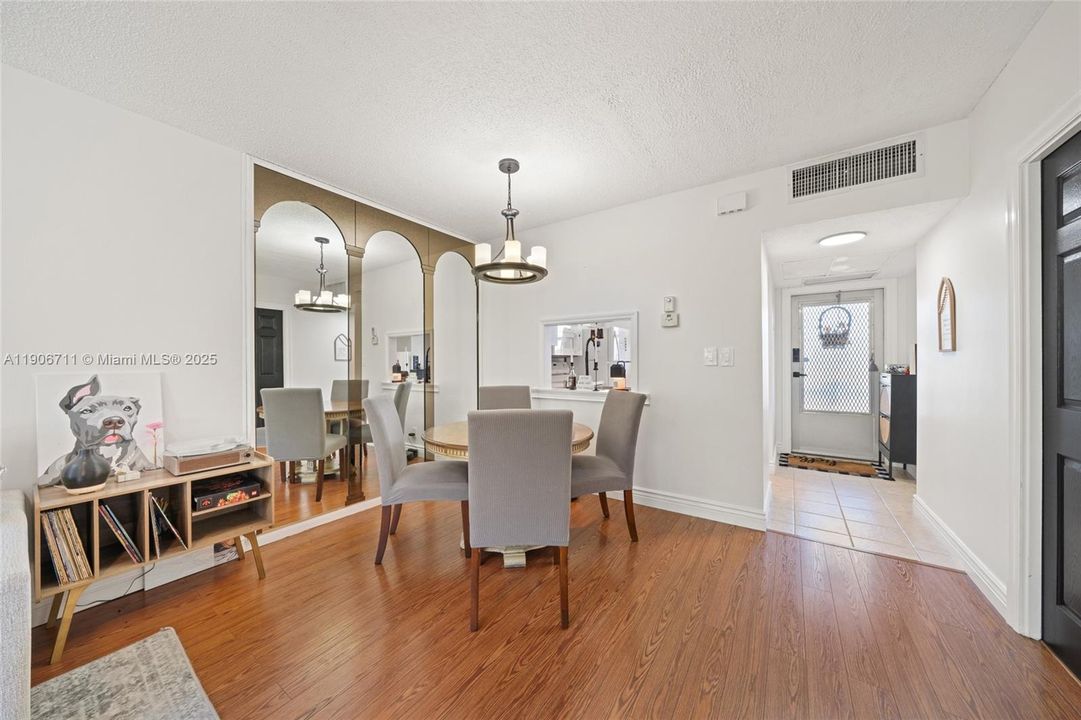 En Venta: $121,900 (1 camas, 1 baños, 684 Pies cuadrados)