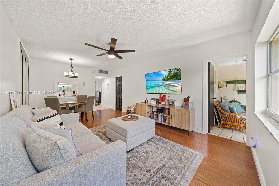 En Venta: $121,900 (1 camas, 1 baños, 684 Pies cuadrados)