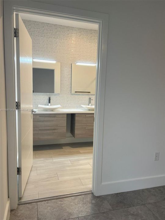 出租: $3,800 (3 贝兹, 2 浴室, 1672 平方英尺)