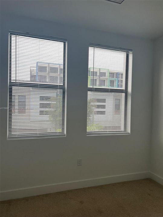 出租: $3,800 (3 贝兹, 2 浴室, 1672 平方英尺)