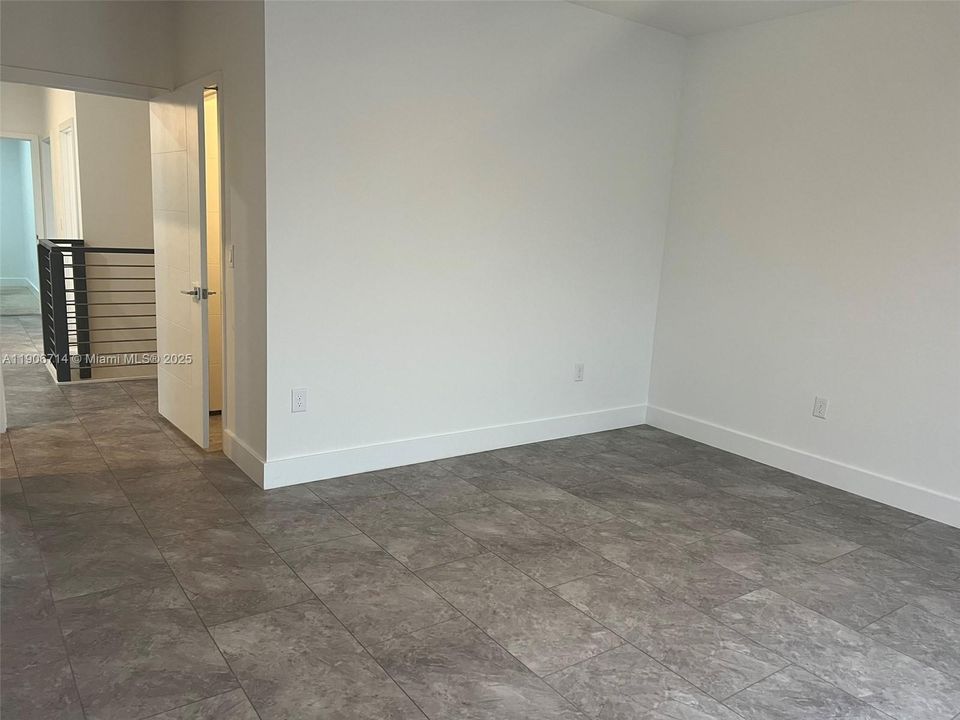 出租: $3,800 (3 贝兹, 2 浴室, 1672 平方英尺)