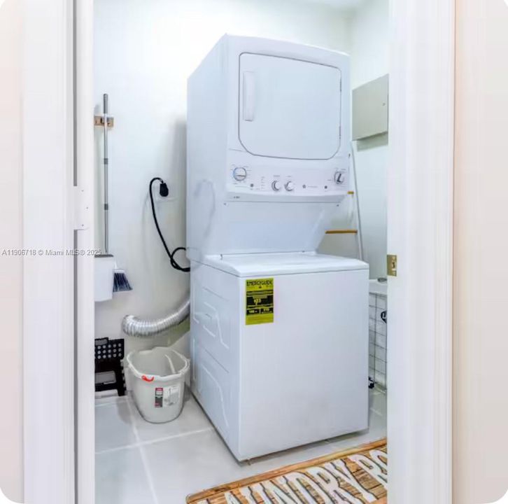 For Sale: $1,400,000 (3 beds, 2 baths, 0 Square Feet)