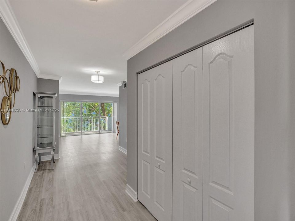 出租: $2,300 (1 贝兹, 1 浴室, 1149 平方英尺)