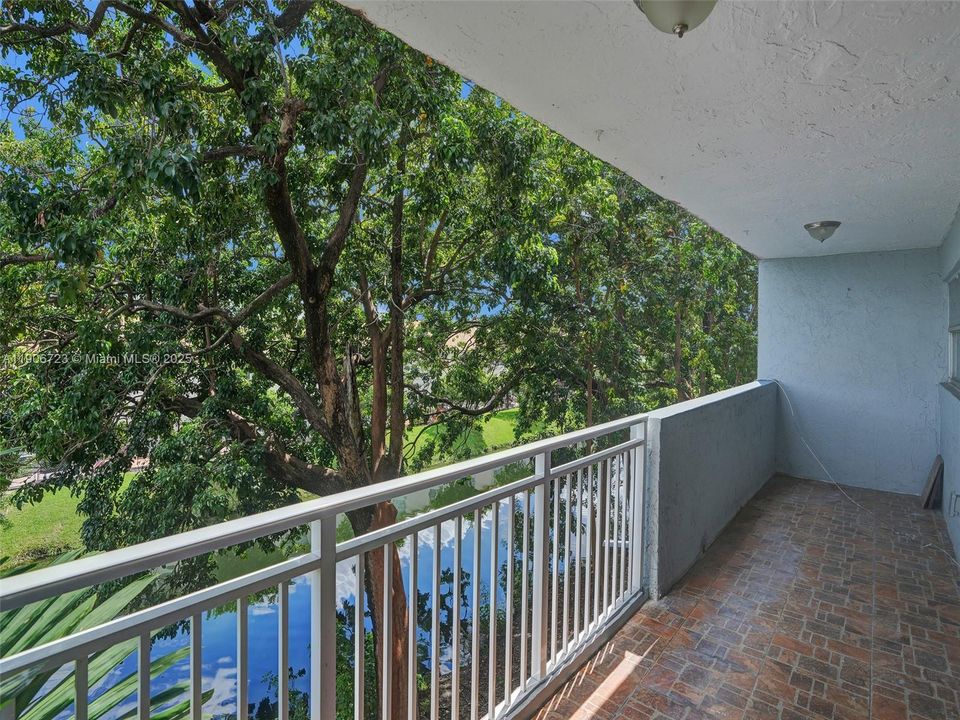 出租: $2,300 (1 贝兹, 1 浴室, 1149 平方英尺)