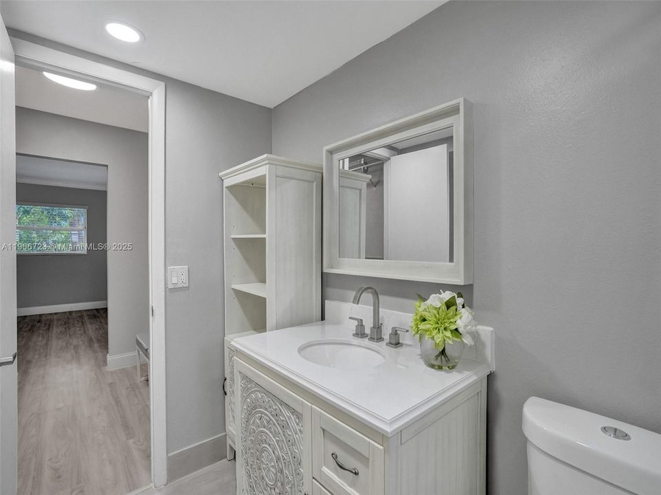 出租: $2,300 (1 贝兹, 1 浴室, 1149 平方英尺)