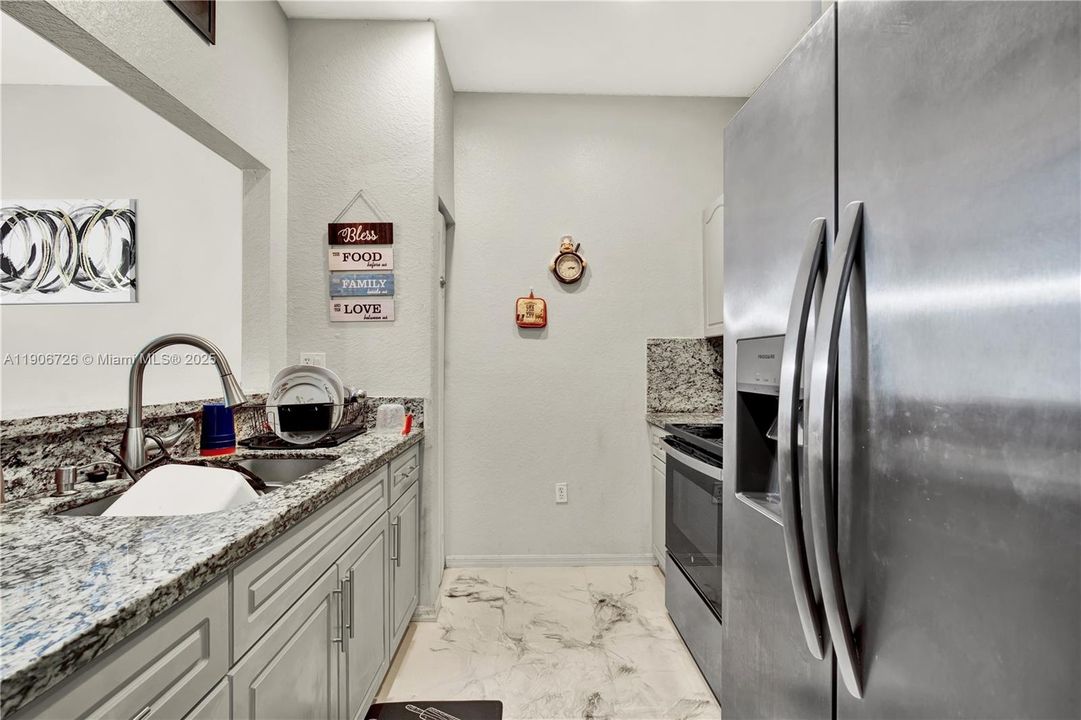 Active With Contract: $330,000 (3 beds, 2 baths, 1205 Square Feet)