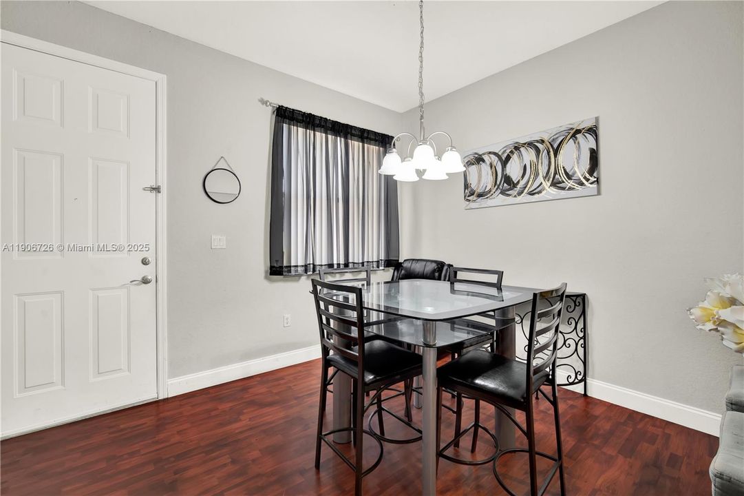 Active With Contract: $330,000 (3 beds, 2 baths, 1205 Square Feet)