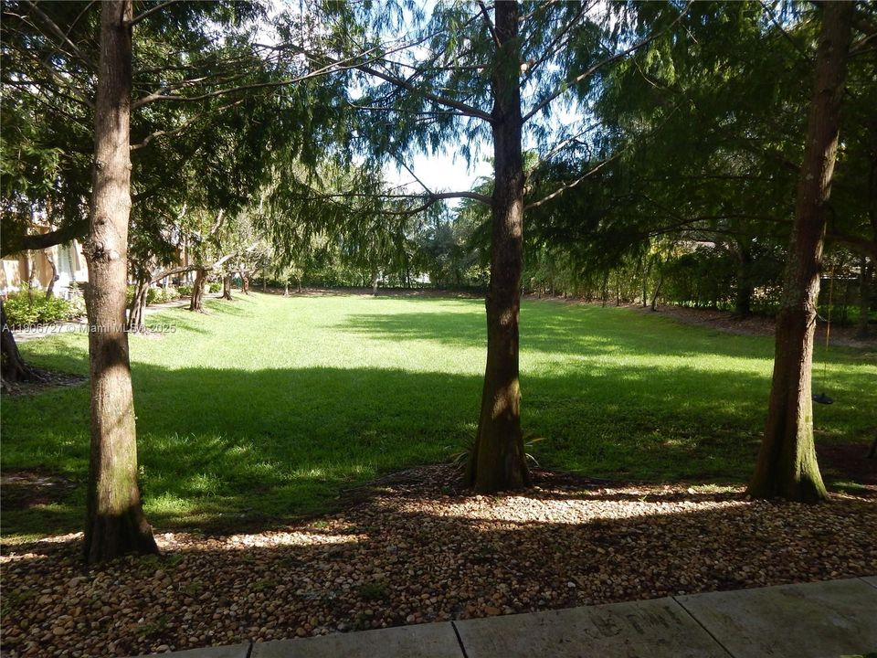 For Rent: $2,500 (2 beds, 2 baths, 1185 Square Feet)