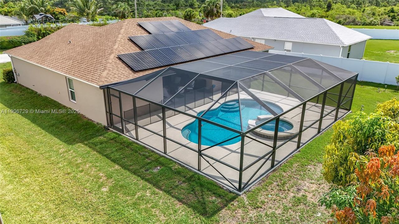 Под контрактом: $513,000 (4 спален, 3 ванн, 2078 Квадратных фут)