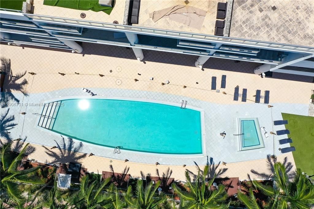 В аренду: $19,000 (2 спален, 2 ванн, 1290 Квадратных фут)