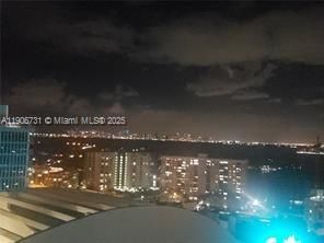 В аренду: $19,000 (2 спален, 2 ванн, 1290 Квадратных фут)