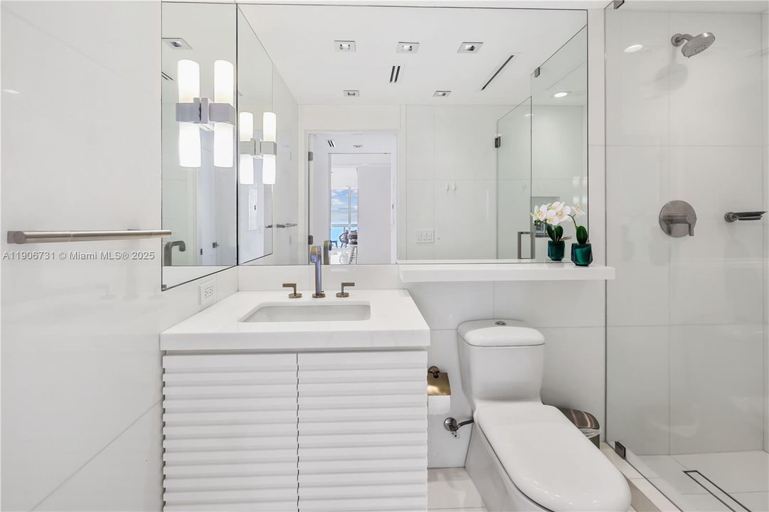 В аренду: $19,000 (2 спален, 2 ванн, 1290 Квадратных фут)