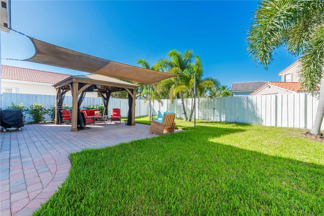 Active With Contract: $595,000 (3 beds, 2 baths, 1660 Square Feet)