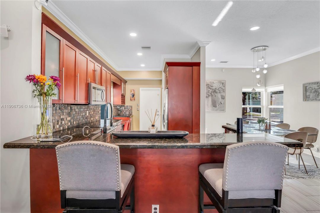 Active With Contract: $595,000 (3 beds, 2 baths, 1660 Square Feet)