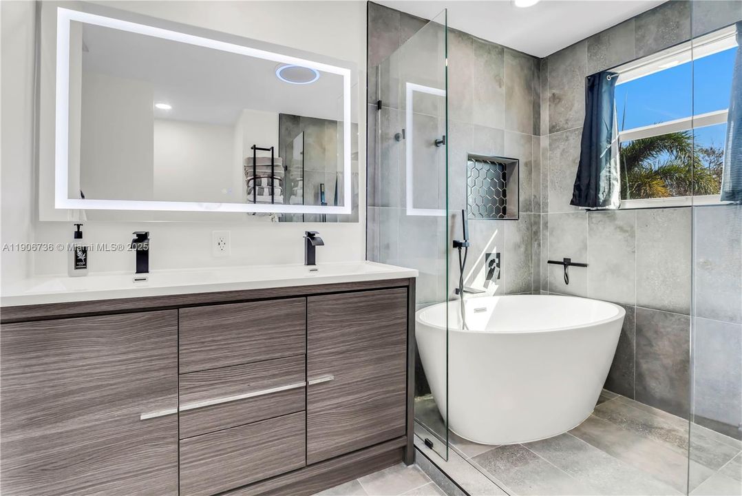 Active With Contract: $595,000 (3 beds, 2 baths, 1660 Square Feet)