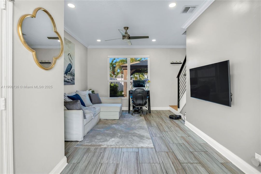 Active With Contract: $595,000 (3 beds, 2 baths, 1660 Square Feet)