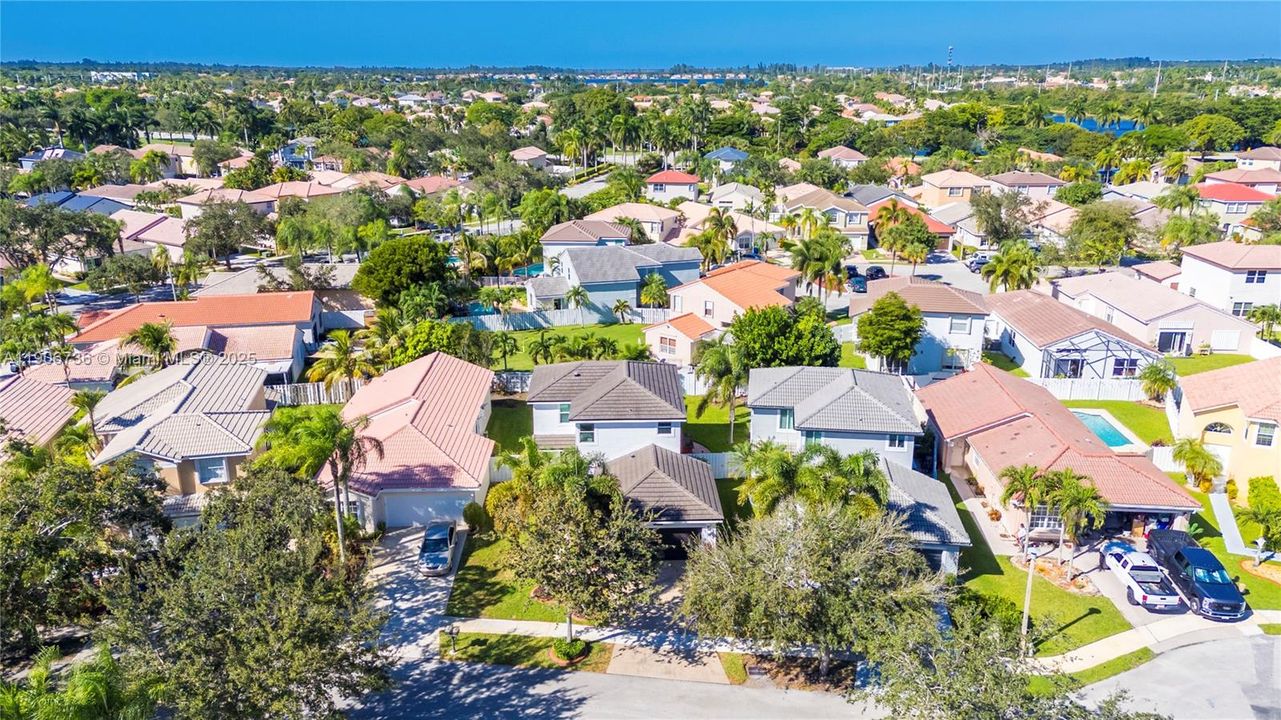 Active With Contract: $595,000 (3 beds, 2 baths, 1660 Square Feet)