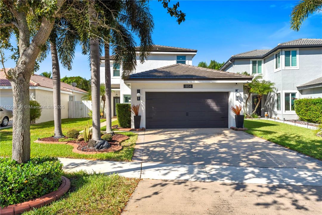 Active With Contract: $595,000 (3 beds, 2 baths, 1660 Square Feet)