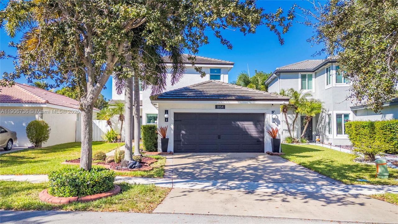 Active With Contract: $595,000 (3 beds, 2 baths, 1660 Square Feet)