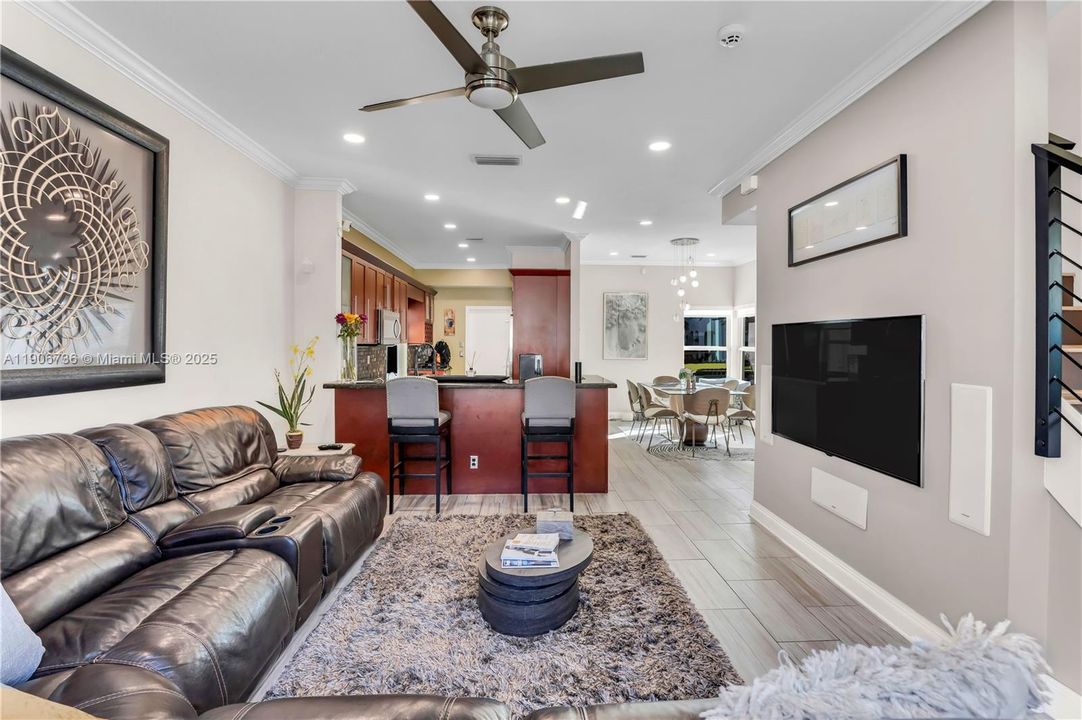 Active With Contract: $595,000 (3 beds, 2 baths, 1660 Square Feet)