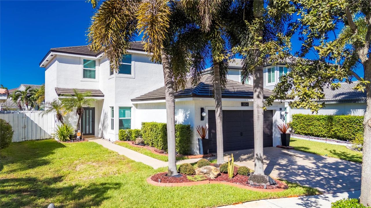 Active With Contract: $595,000 (3 beds, 2 baths, 1660 Square Feet)