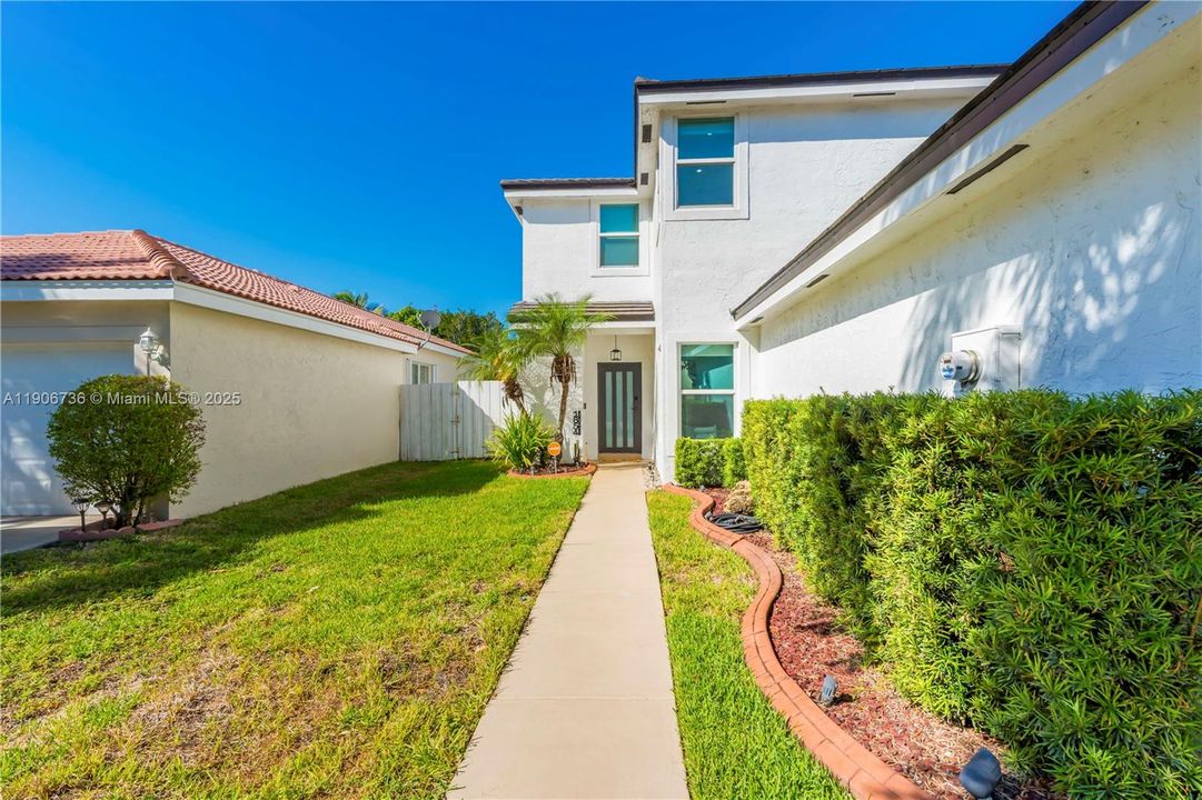 Active With Contract: $595,000 (3 beds, 2 baths, 1660 Square Feet)