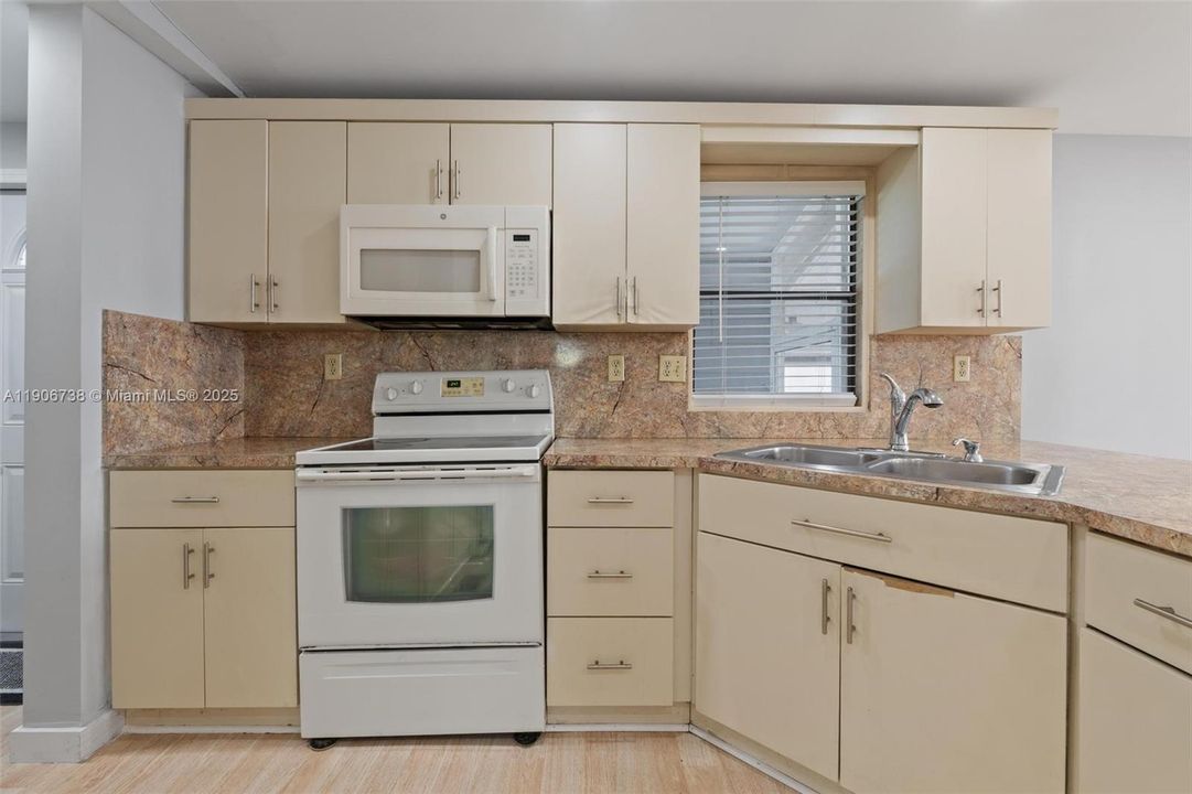 For Sale: $215,000 (3 beds, 2 baths, 0 Square Feet)