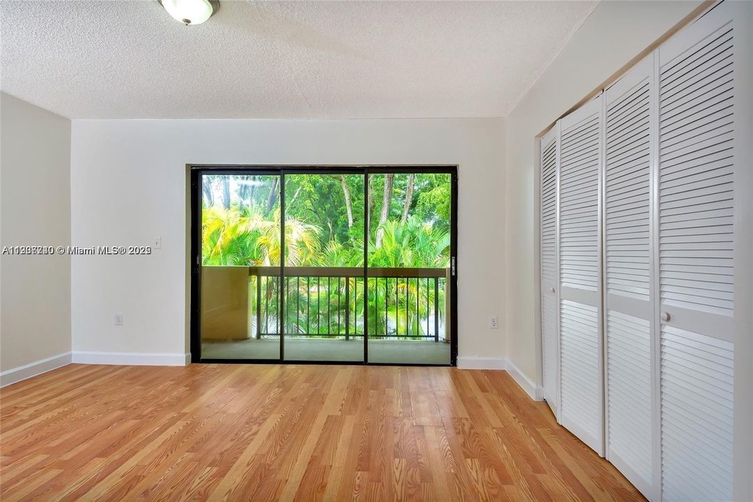 For Rent: $2,400 (2 beds, 1 baths, 1140 Square Feet)