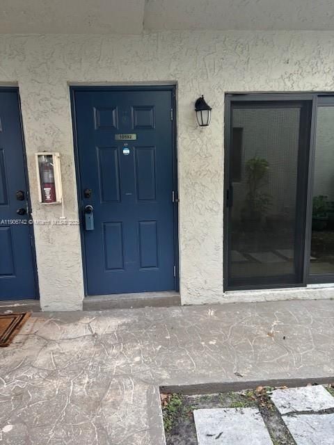 For Rent: $1,875 (2 beds, 2 baths, 848 Square Feet)