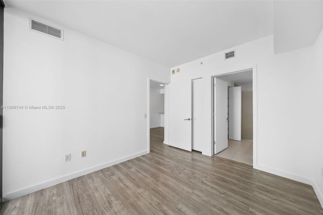 Recently Rented: $3,100 (1 beds, 1 baths, 622 Square Feet)