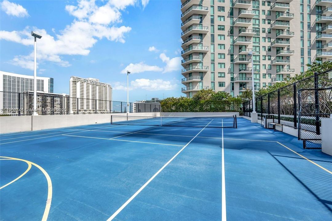 Recently Rented: $3,100 (1 beds, 1 baths, 622 Square Feet)