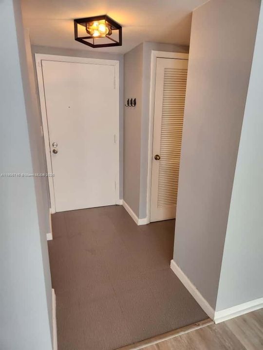 Recently Rented: $2,190 (1 beds, 1 baths, 916 Square Feet)