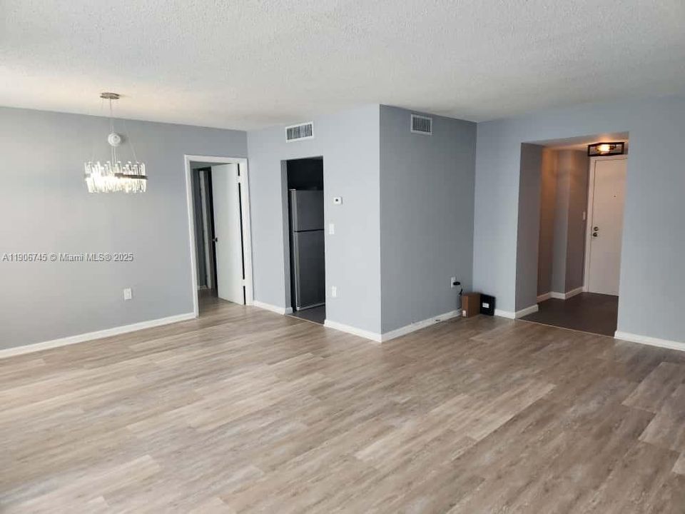 Recently Rented: $2,190 (1 beds, 1 baths, 916 Square Feet)