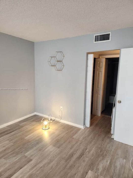 Recently Rented: $2,190 (1 beds, 1 baths, 916 Square Feet)